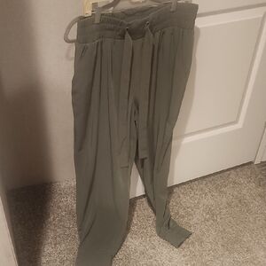 Jules & Leopold Olive Green Pants